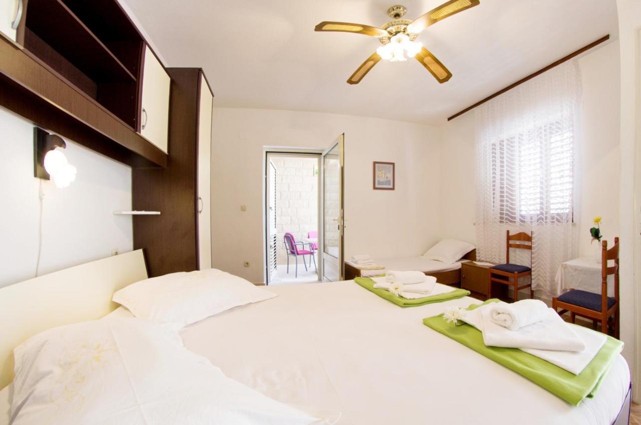 Beachfront House Pope B&B Selca  Εξωτερικό φωτογραφία